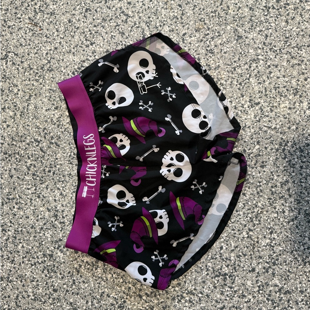 Women’s Chicknlegs Running Shorts size L